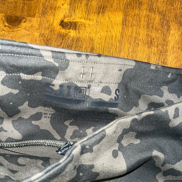 5.11 Tactical women's camo compression workout shorts small - Picture 3 of 6